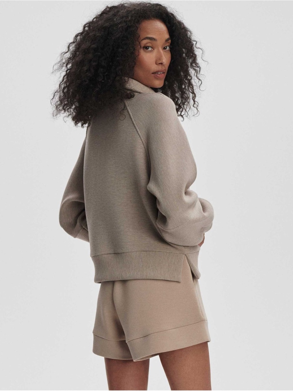 Varley Milano Half Zip Sweatshirt - Picture 9 of 13